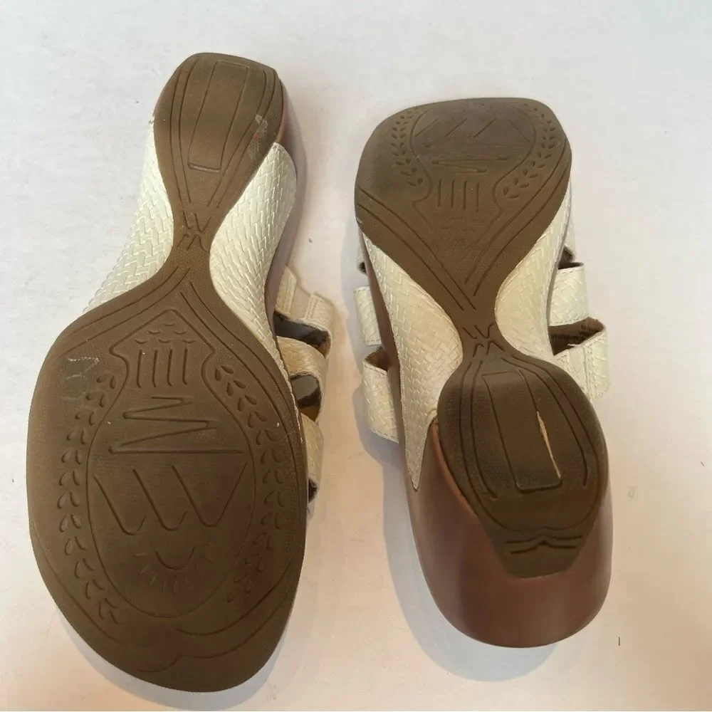 Rialto Women's Slide Sandals Cream/Tan Wide Straps Size 6M Cushy!